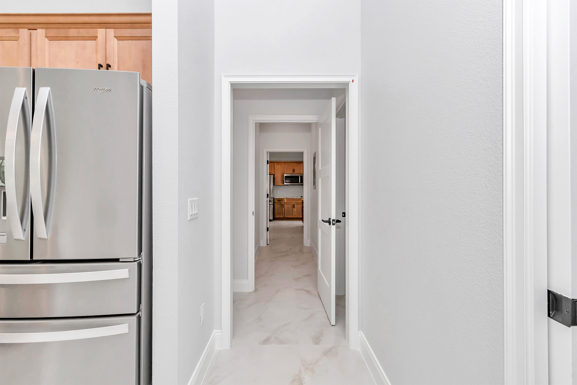 Flexable Hallway to Mother in law suite Open - home designs with mother in law suites